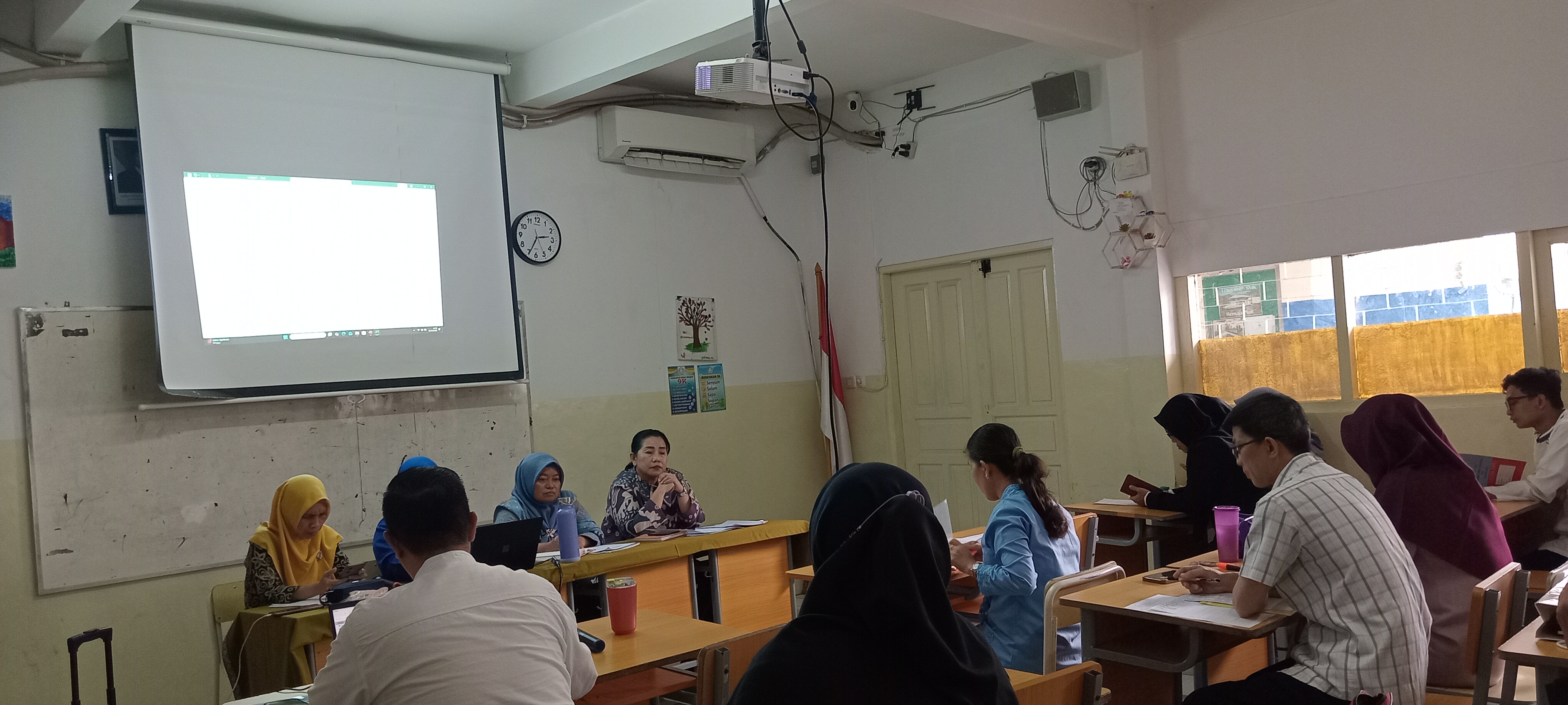 Berita: Rapat Evaluasi Hasil Belajar - SMK Remaja Pluit