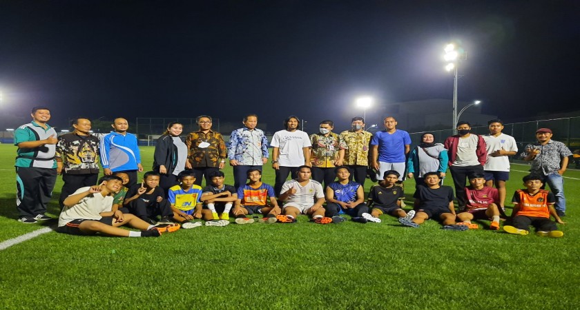 Berita: Coaching Clinic Ekstrakurikuler Sepak Bola SMK Remaja Pluit Bersama Mantan Pemain Nasional Indonesia - SMK Remaja Pluit