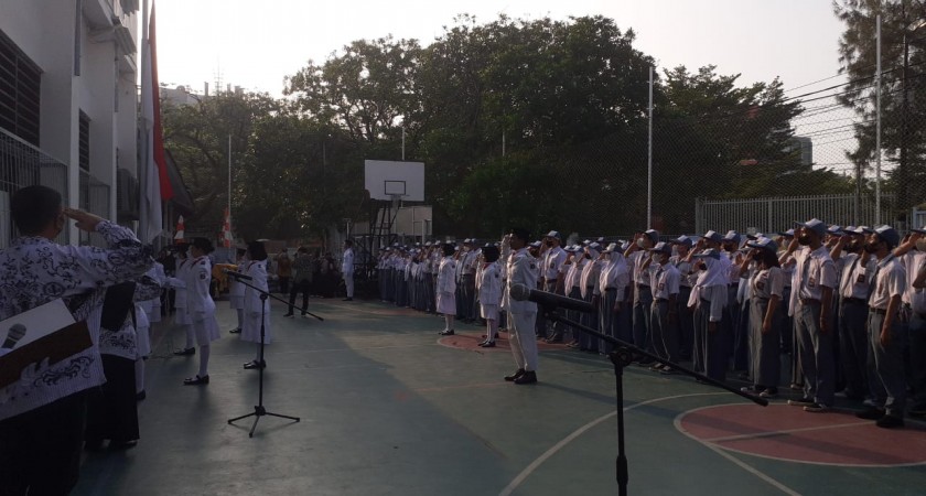 Berita: UPACARA BENDERA MERAH PUTIH MEMPERINGATI HUT KEMERDEKAAN RI KE77 - SMK Remaja Pluit